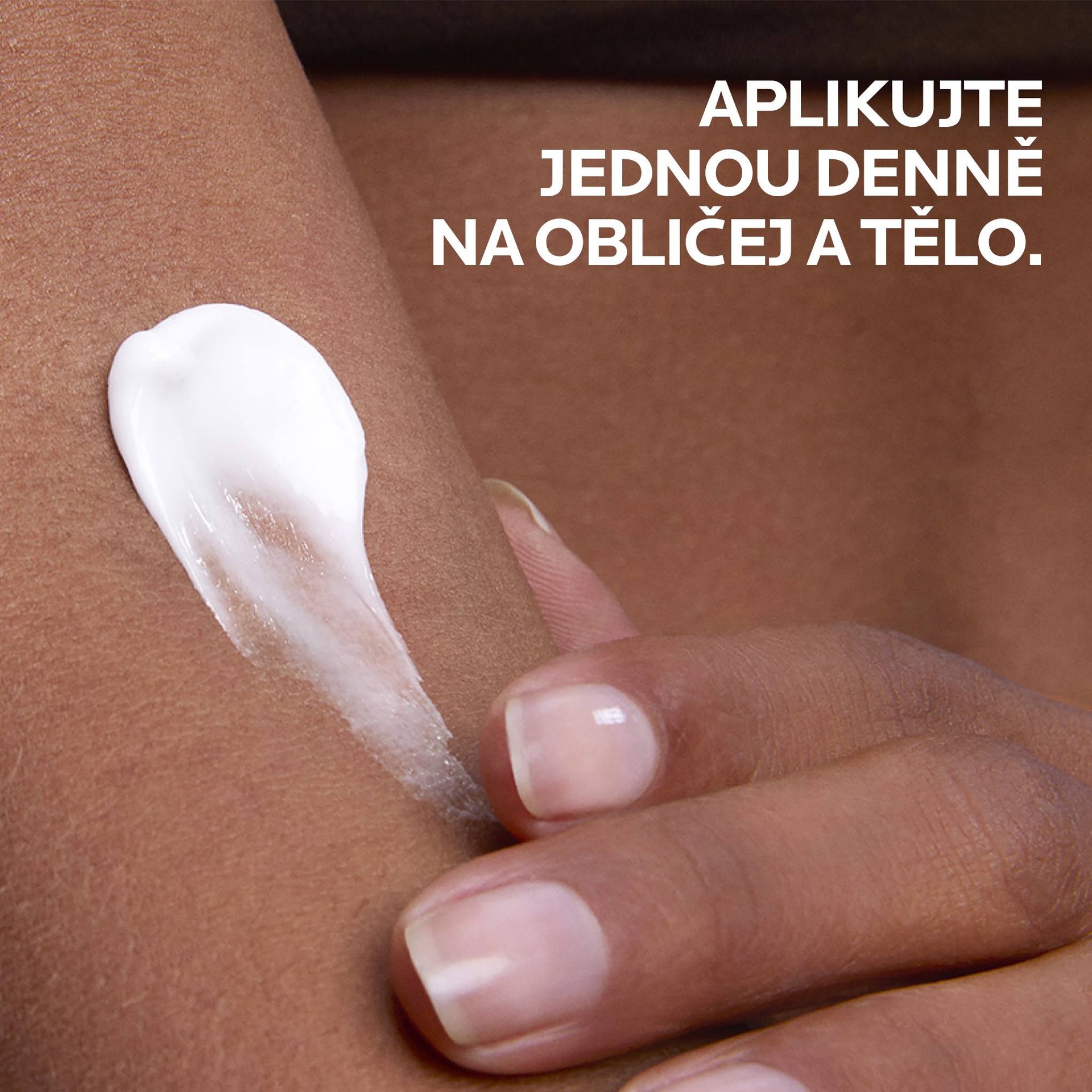 LIPIKAR AP+MAX BALZÁM packshot 06